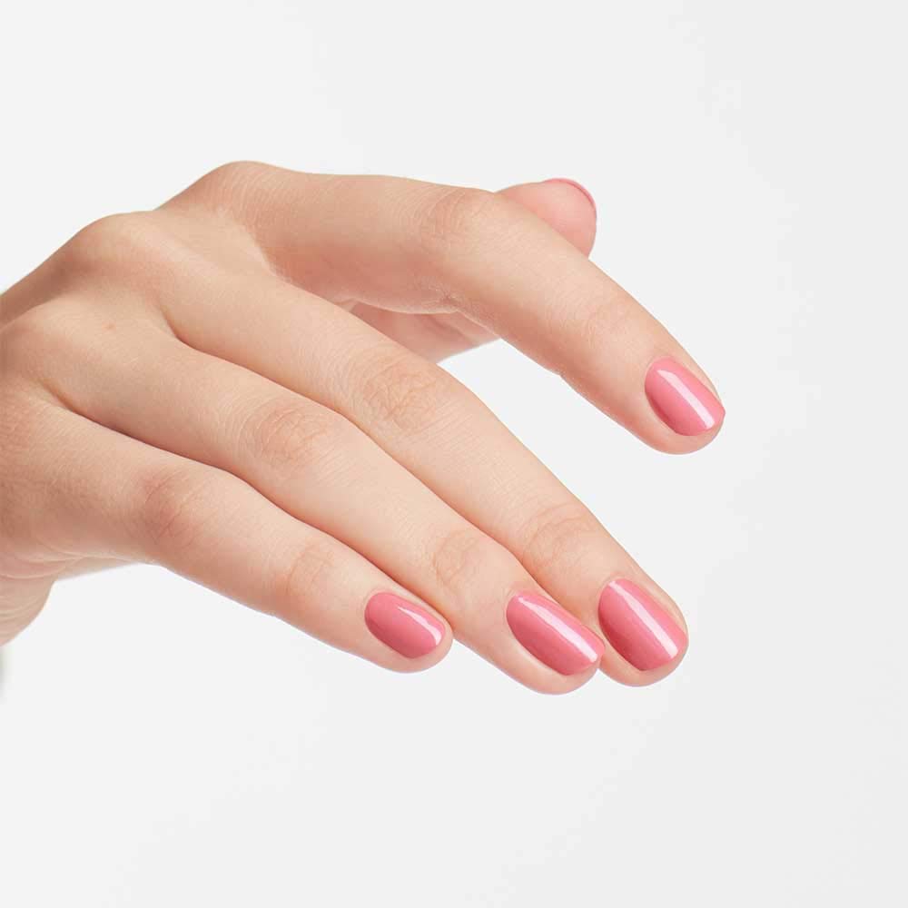 OPI Hawaiian Orchid, secado rápido y duradero, ideal para rutinas apuradas.