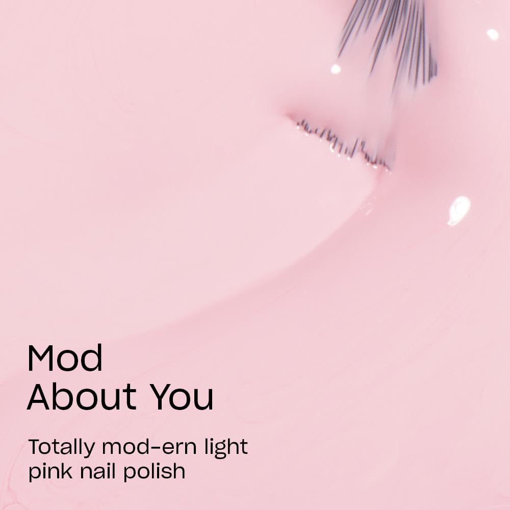 OPI Mod About You, brocha amplia aplicando color, cobertura uniforme