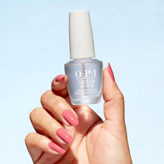 OPI Nature Strong: envase reciclado con 20% de plástico post-consumo.