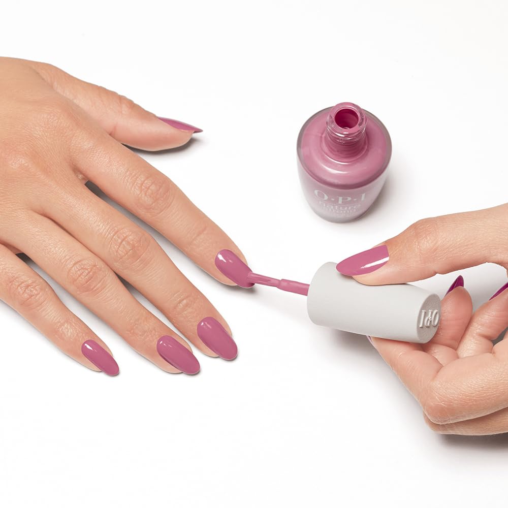 OPI Nature Strong Conocimiento es Flor, tono rosado suave ideal para looks diarios