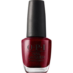 OPI No Soy Realmente una Camarera: tono rojo oscuro para uñas duraderas.