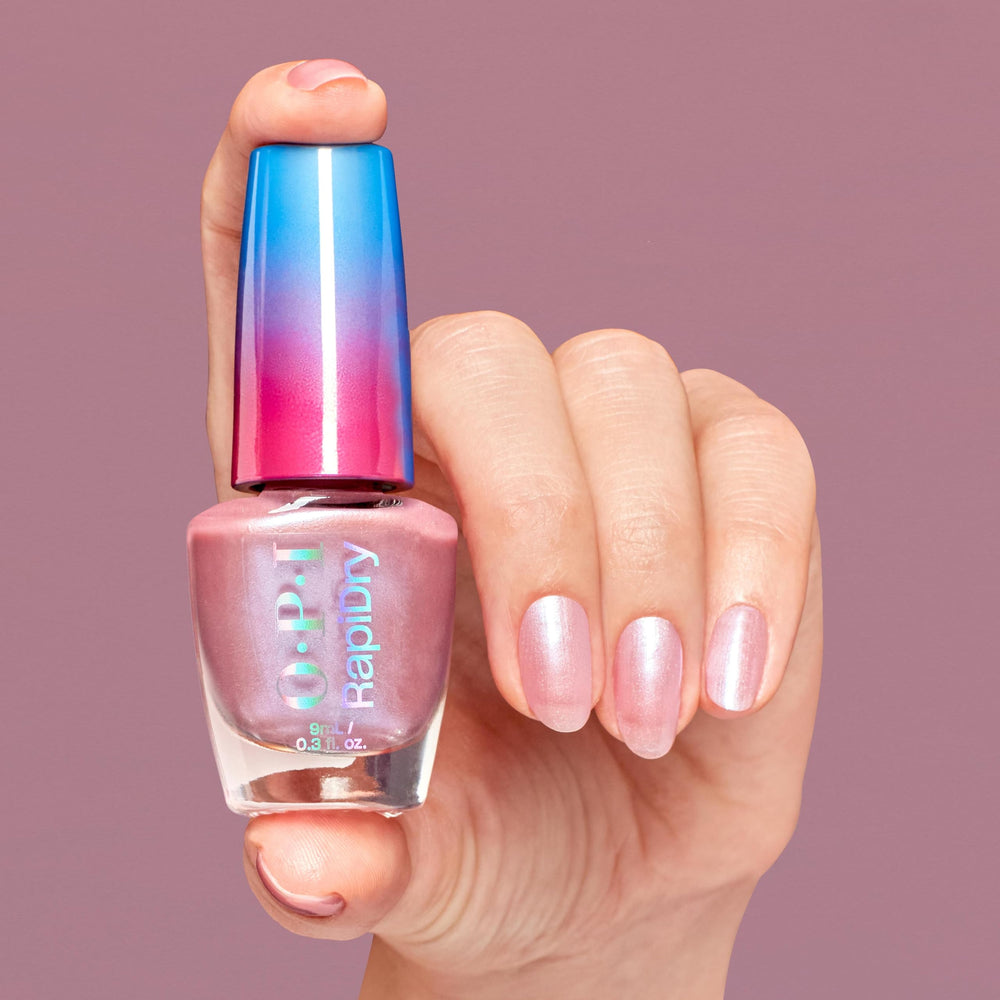 OPI RapiDry Flash n' Flirty, capa base para una superficie lisa y brillo.