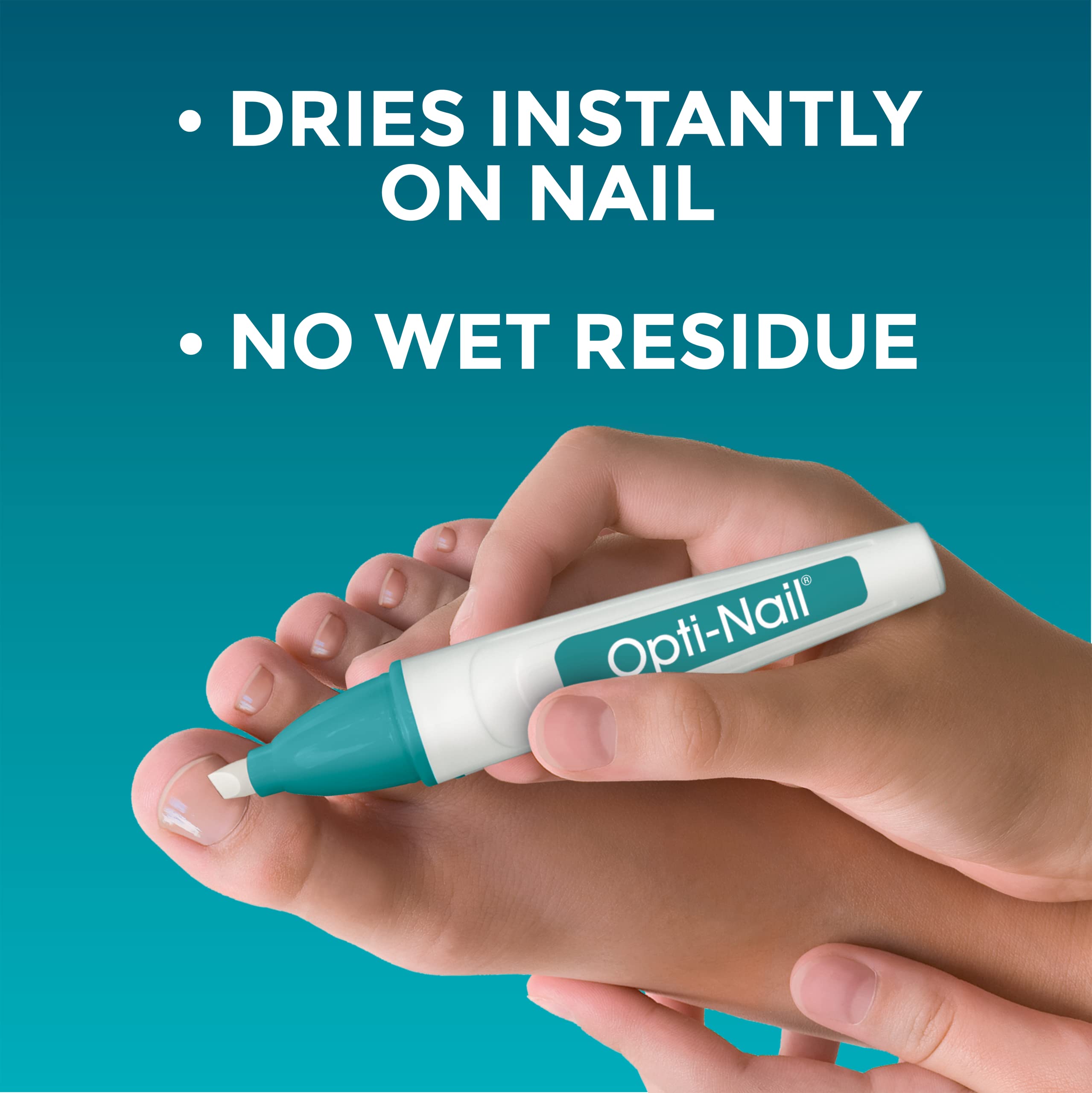 Opti-Nail tratamiento en acción para uñas amarillentas con coloración más clara.