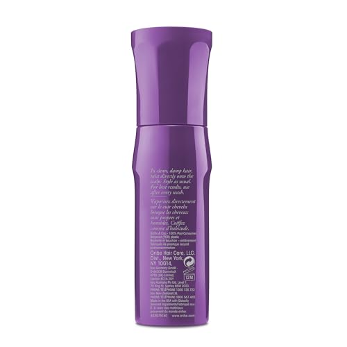 Oribe Serene Scalp Densifying Treatment Spray: aplicación manual para reforzar raíces y volumen.