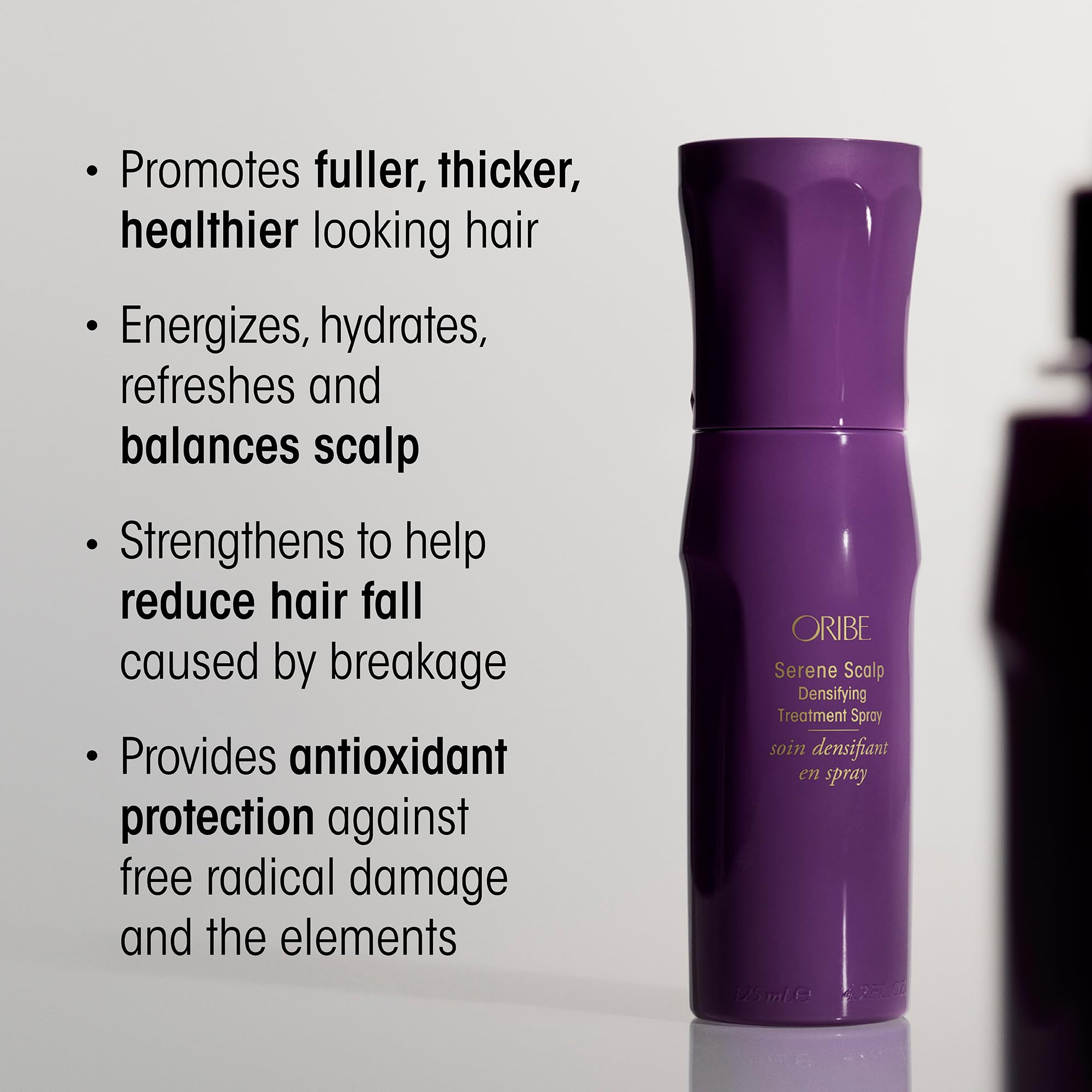 Oribe Serene Scalp Densifying Treatment Spray: enfoque en la raíz para más cuerpo y textura.