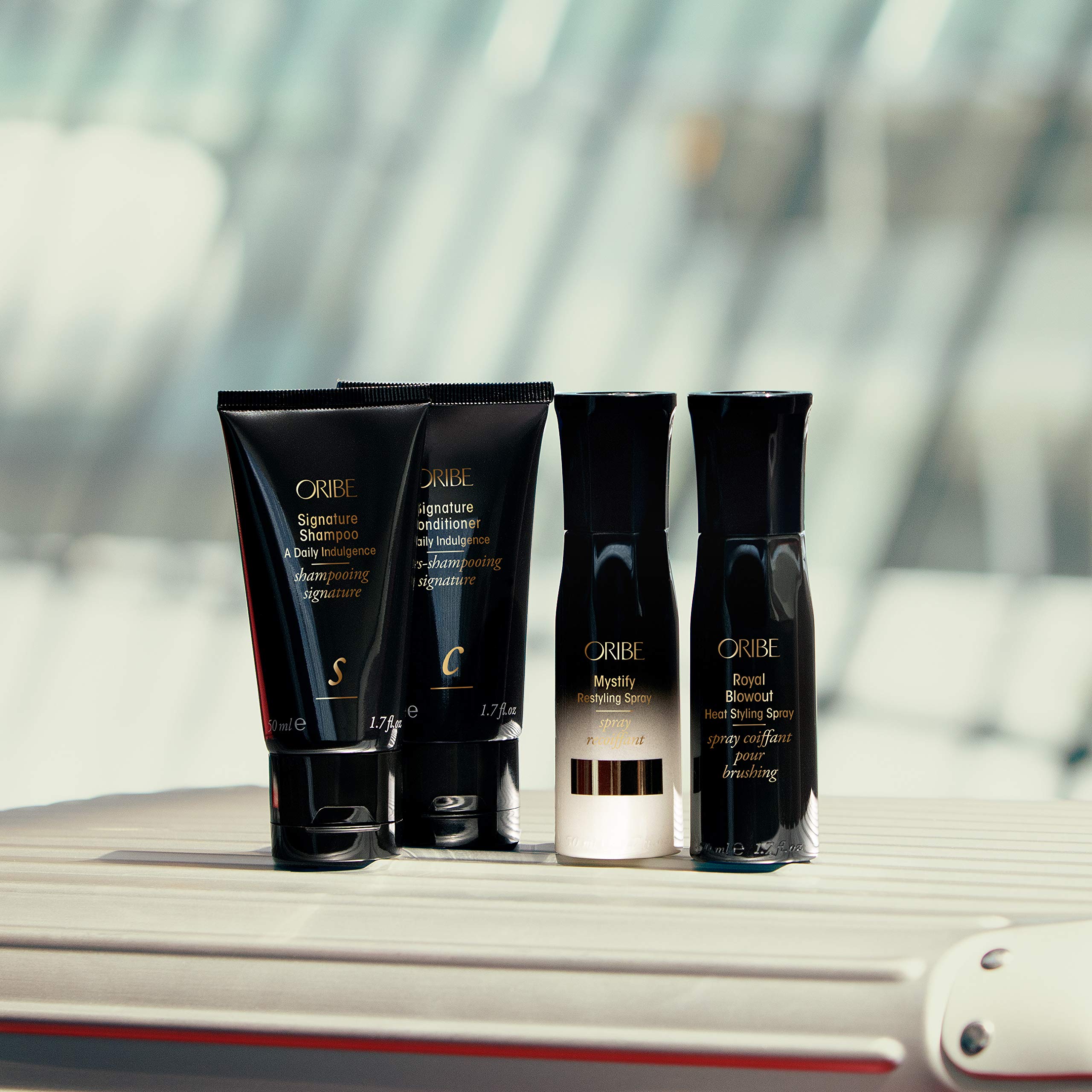 Oribe Signature Conditioner hair shine, glossy and manageable strands