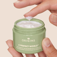 Origins A Perfect World white tea ingredient closeup highlighting antioxidant protection.