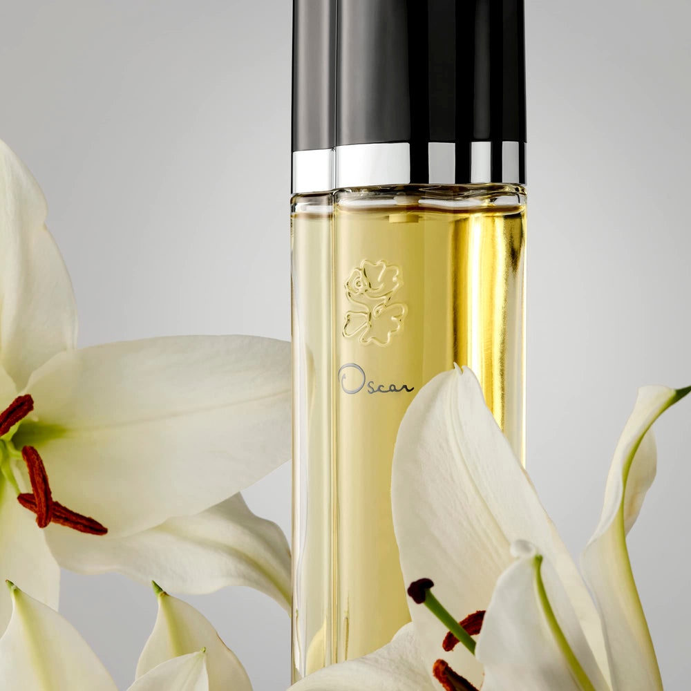 Back label of Oscar de la Renta Oscar EDT lists fragrance notes.