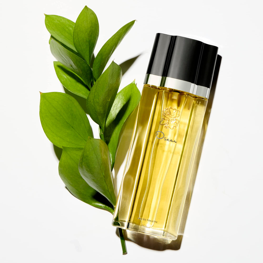 Oscar de la Renta Oscar Signature soft woody base notes visual