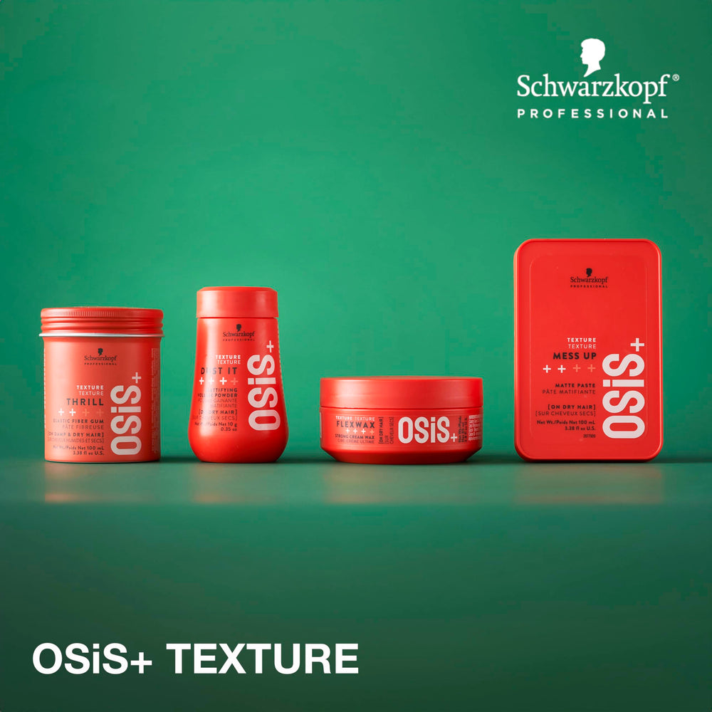 Aplicación en raíces: Dust It levanta el cabello para un levantamiento natural.