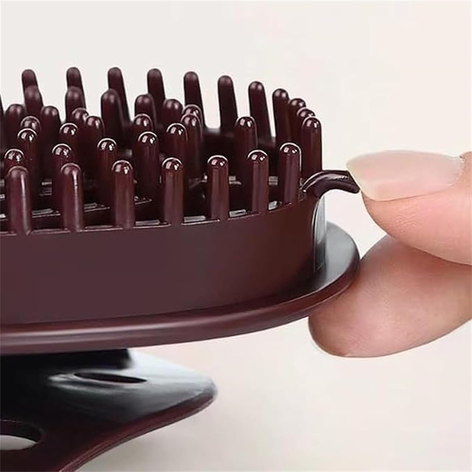 OTXKXBLP Meridian Brush palm-friendly design aids precise sessions.