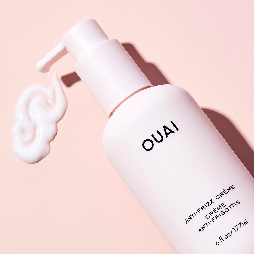 OUAI crema anti-frizz uso entre días para retoques suaves.