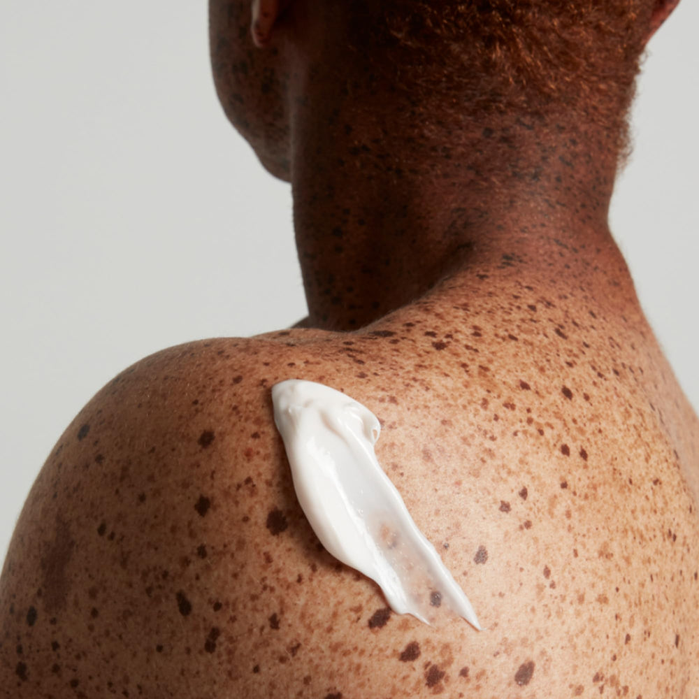 OUAI Melrose Place crema corporal: manteca de cupuaçu para nutrición suave.