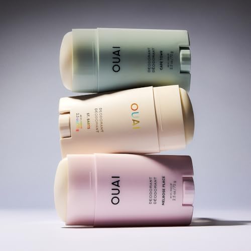 OUAI Desodorante sin aluminio: experiencia sensorial de vacaciones tropicales.