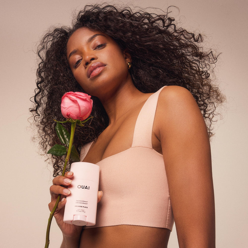 Fragancia Melrose Place con rosas y lychee para un aroma sutil.