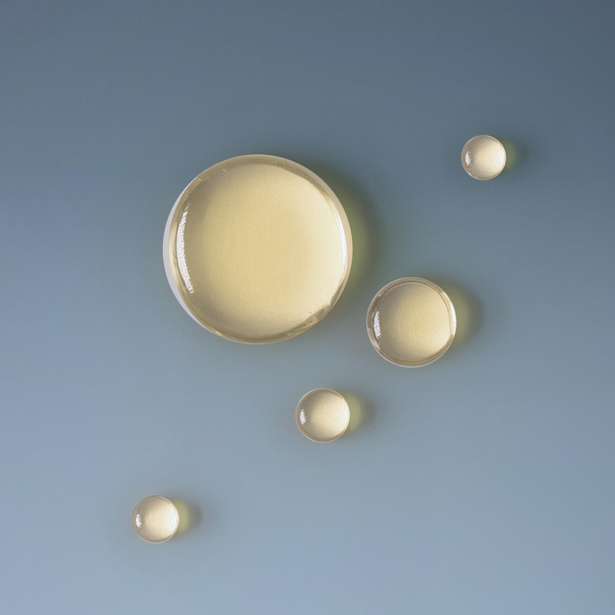 Ouidad Mongongo Oil cuticle-smoothing action smooths strand surfaces.
