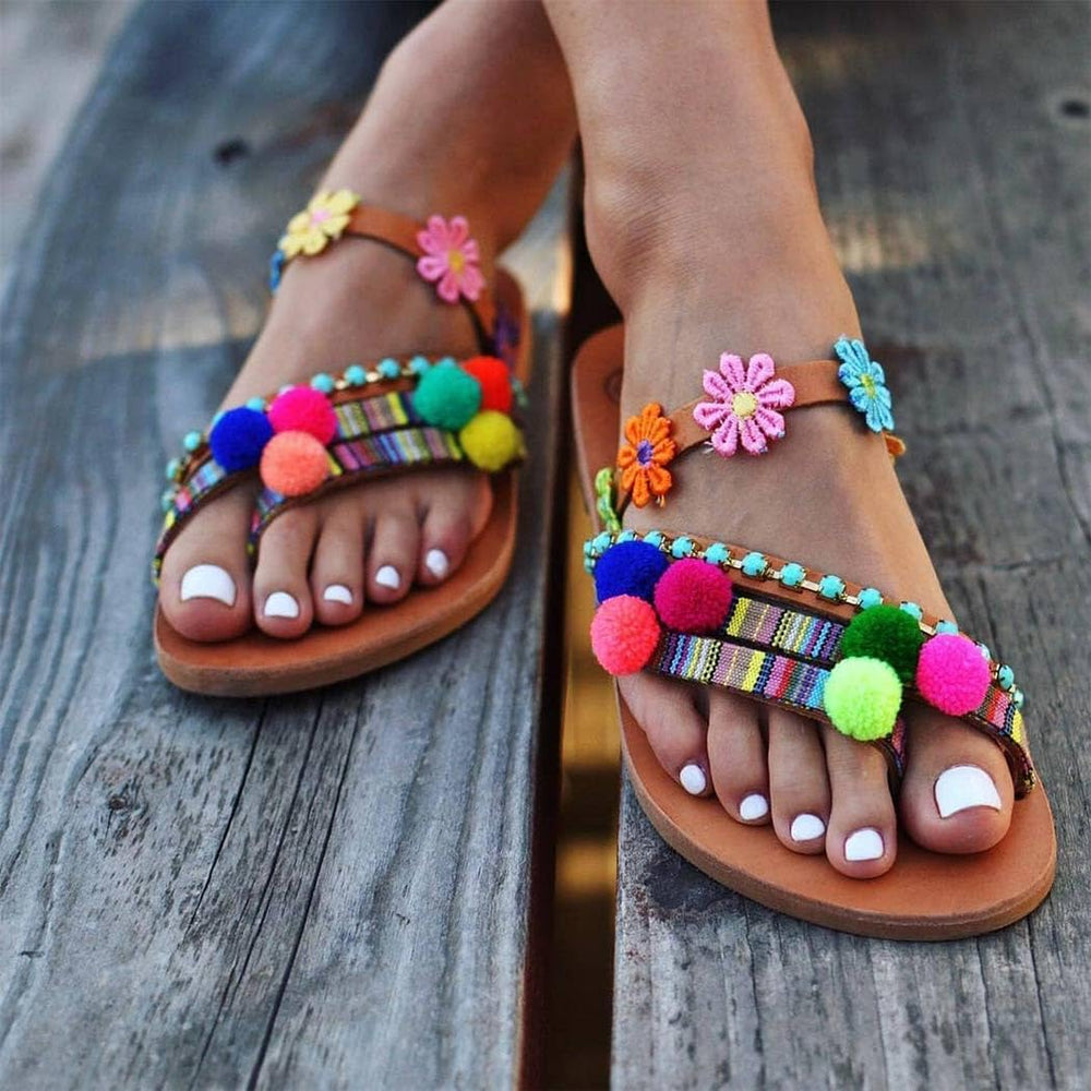 Outyua toenails applied on the toe for hassle-free grooming and look