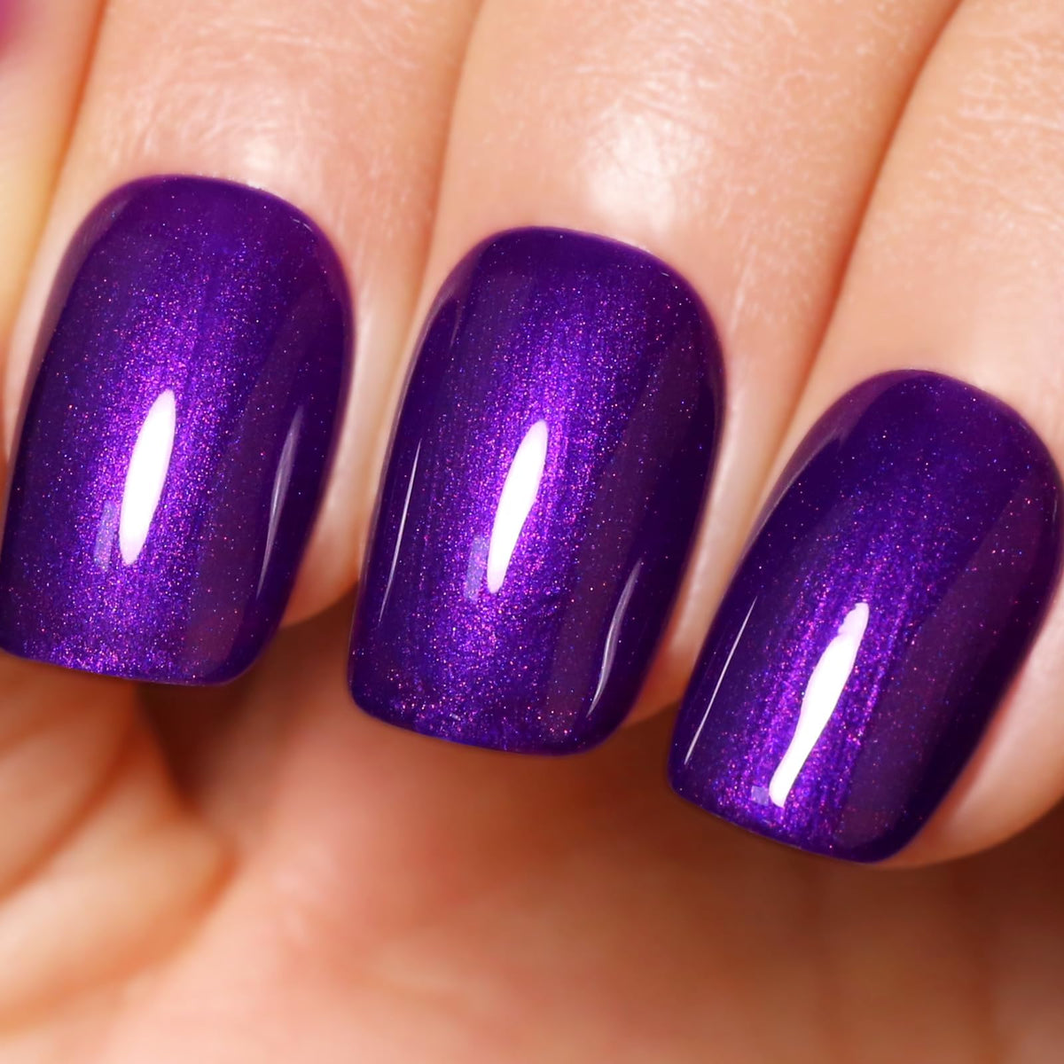 Ozzeal Pearl Gel Polish Deep Purple bottle with pearl shimmer for luxe nails