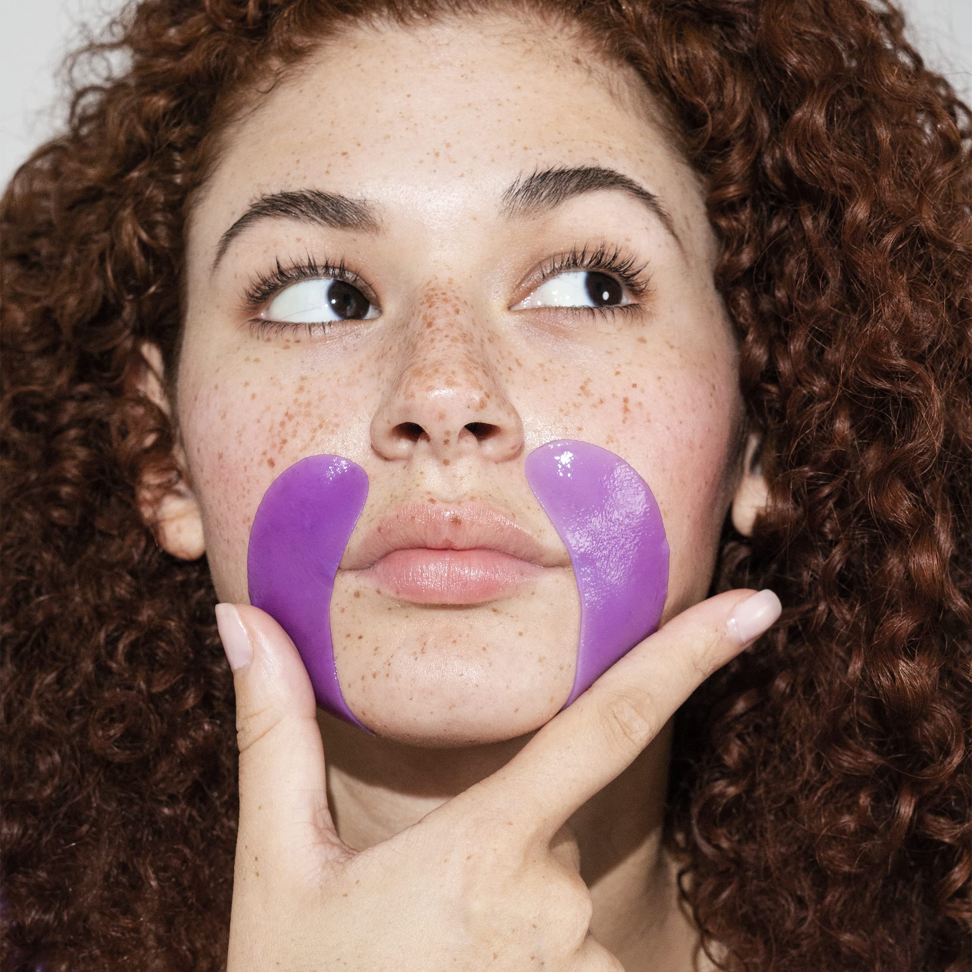 Pacifica Jelly texture patches adhere with cooling sensation on skin.