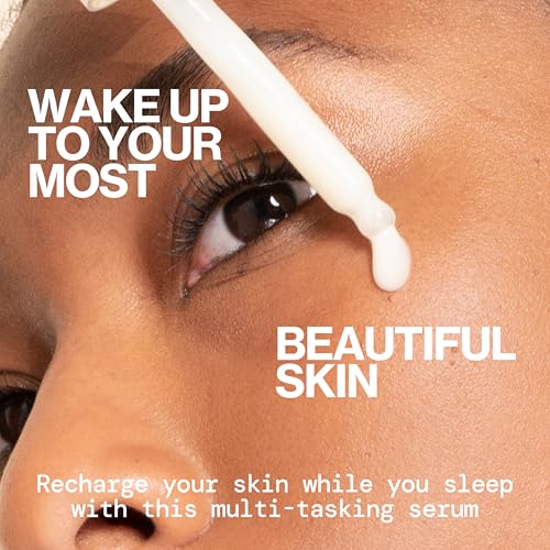 Aplicación nocturna de Pacifica Wake Up Beautiful Serum en la cara