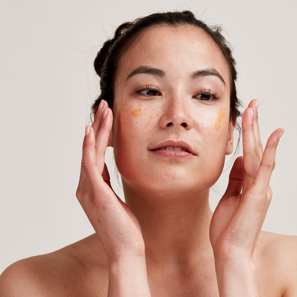 Pai Skincare Rosehip oil aiding dry skin with conditioning