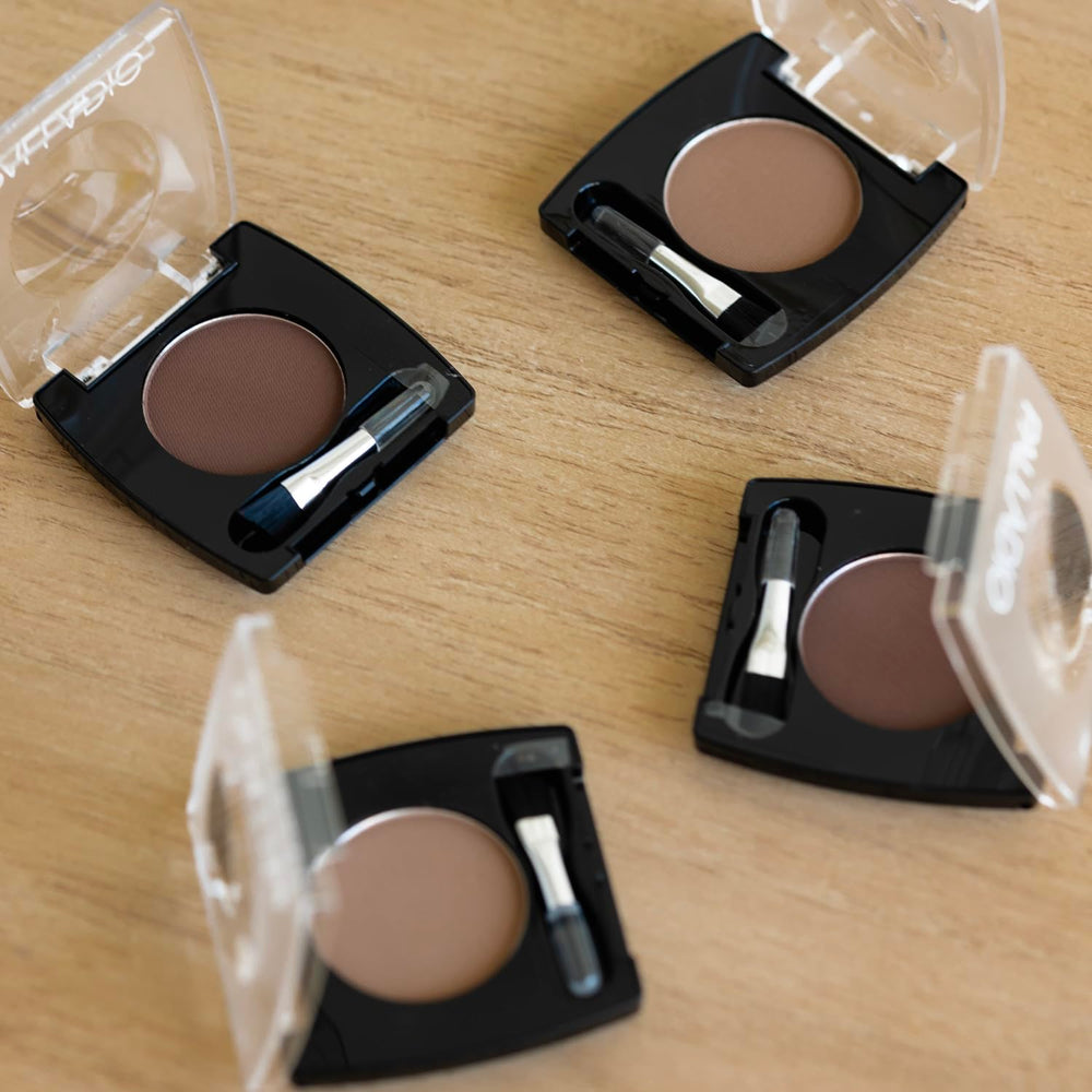Empaque compacto Palladio, ideal para viaje y retoques en la bolsa.