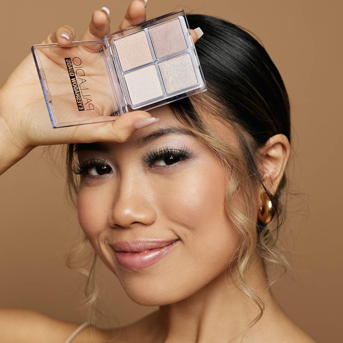 Palladio Eyeshadow Quad: envase sin talco, piel cómoda.