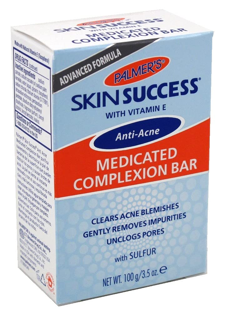 Palmer's complexion bar lather action for gentle, pore-cleansing routine.
