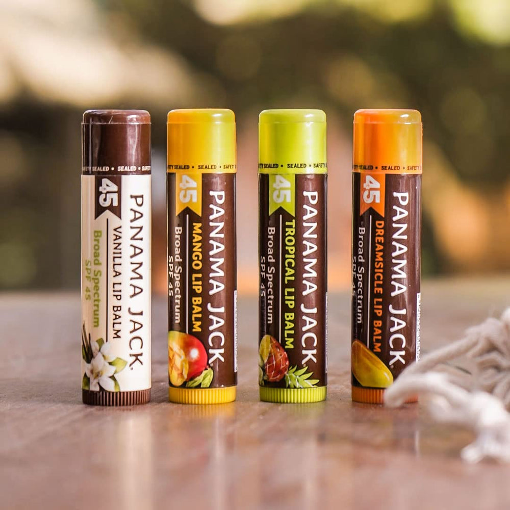 Panama Jack textura sedosa, bálsamo SPF45 para labios suaves.