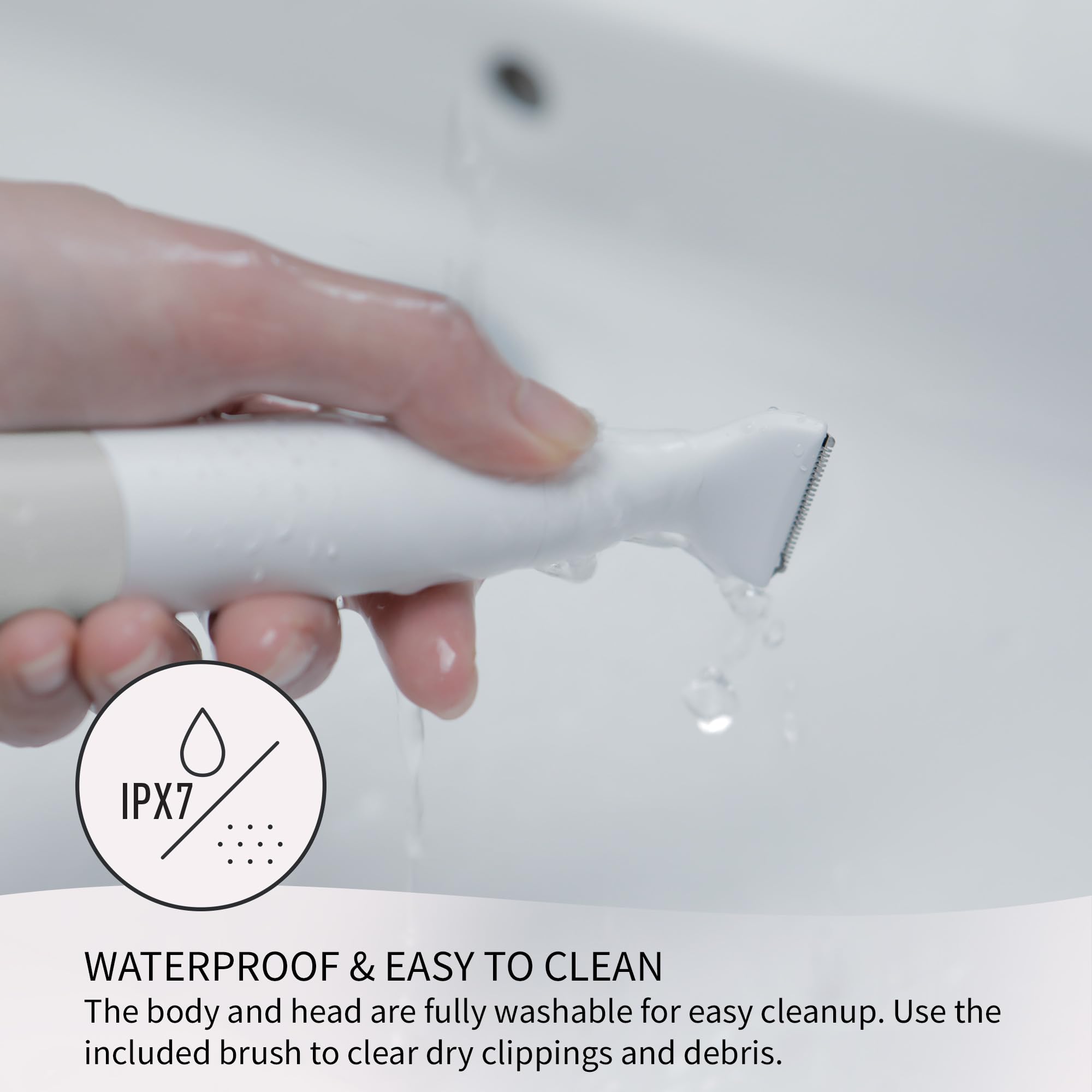 Panasonic ES-WV62-H waterproof design supports wet or dry use.