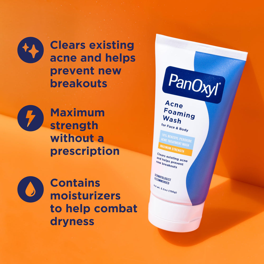 PanOxyl espuma para acné en la cara, limpia y prepara la piel.