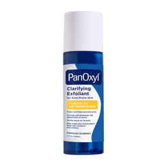 PanOxyl Exfoliante Clarificante, botella contiene ácido salicílico para poros más limpios.