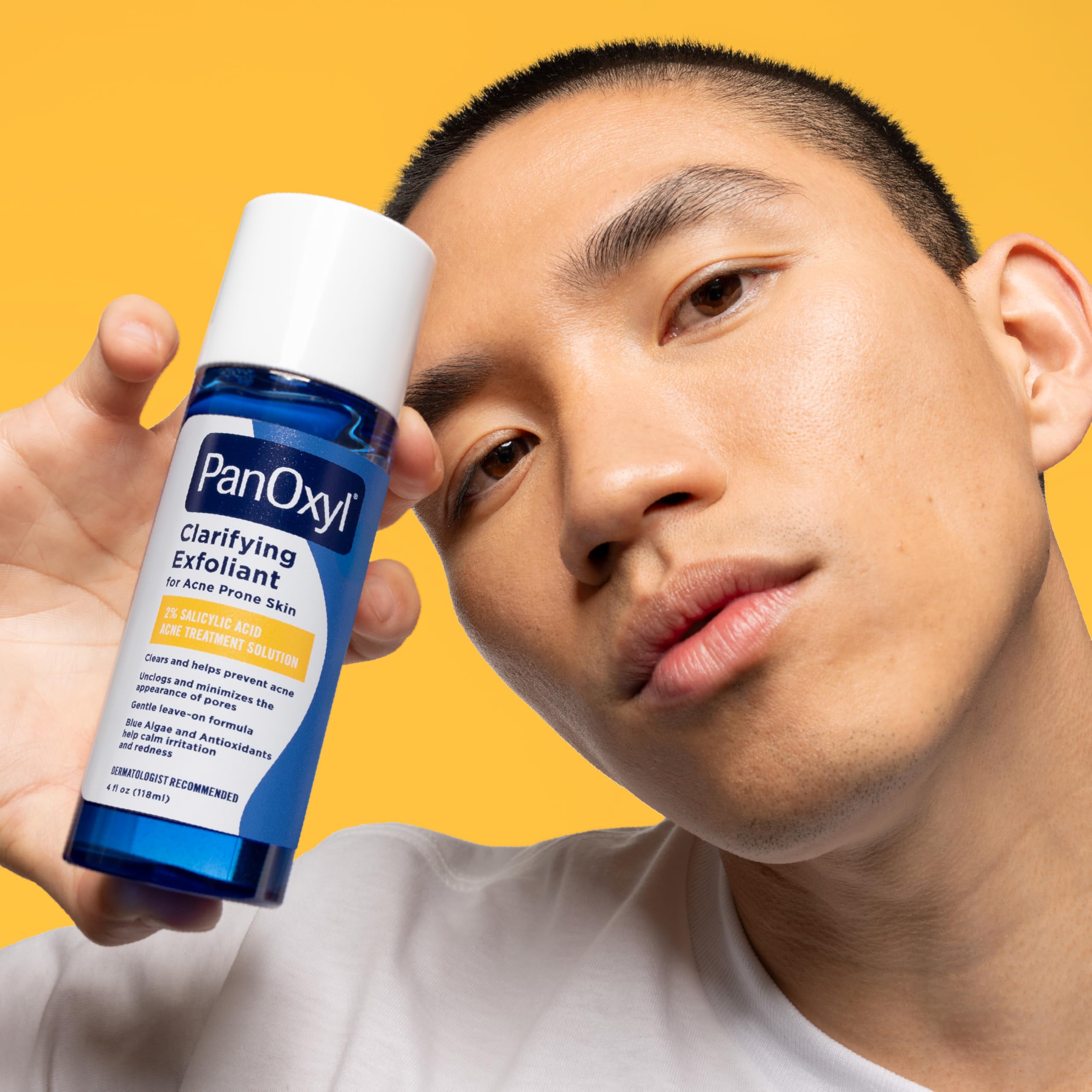 Rutina diaria de cuidado facial con PanOxyl para piel propensa al acné.