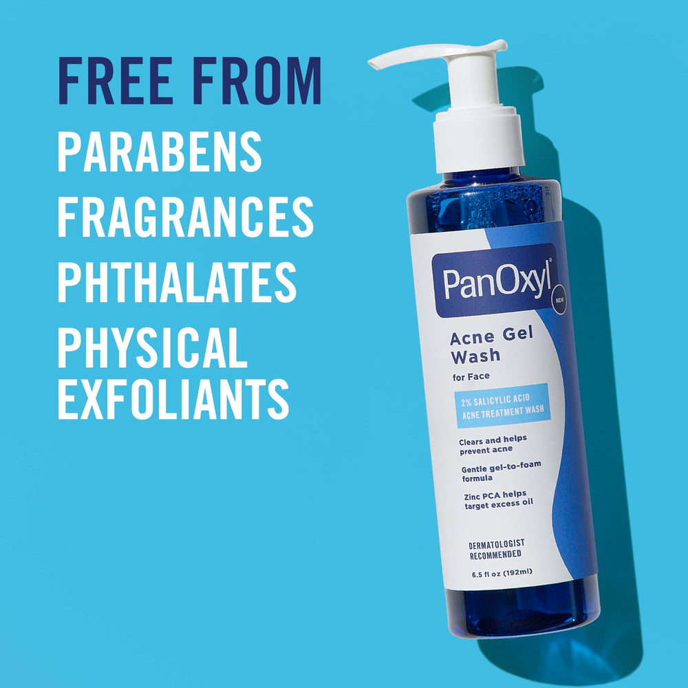 PanOxyl muestra espuma suave que limpia poros y reduce impurezas.