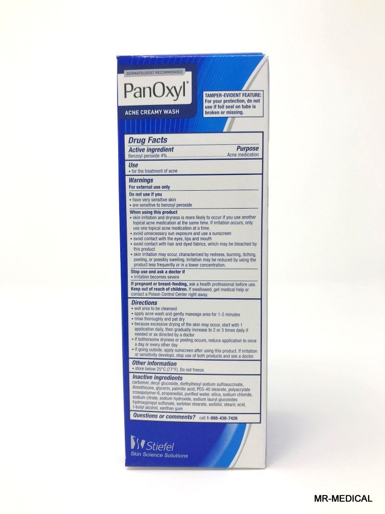 PanOxyl textura cremosa, ideal para aplicación diaria y piel limpia.