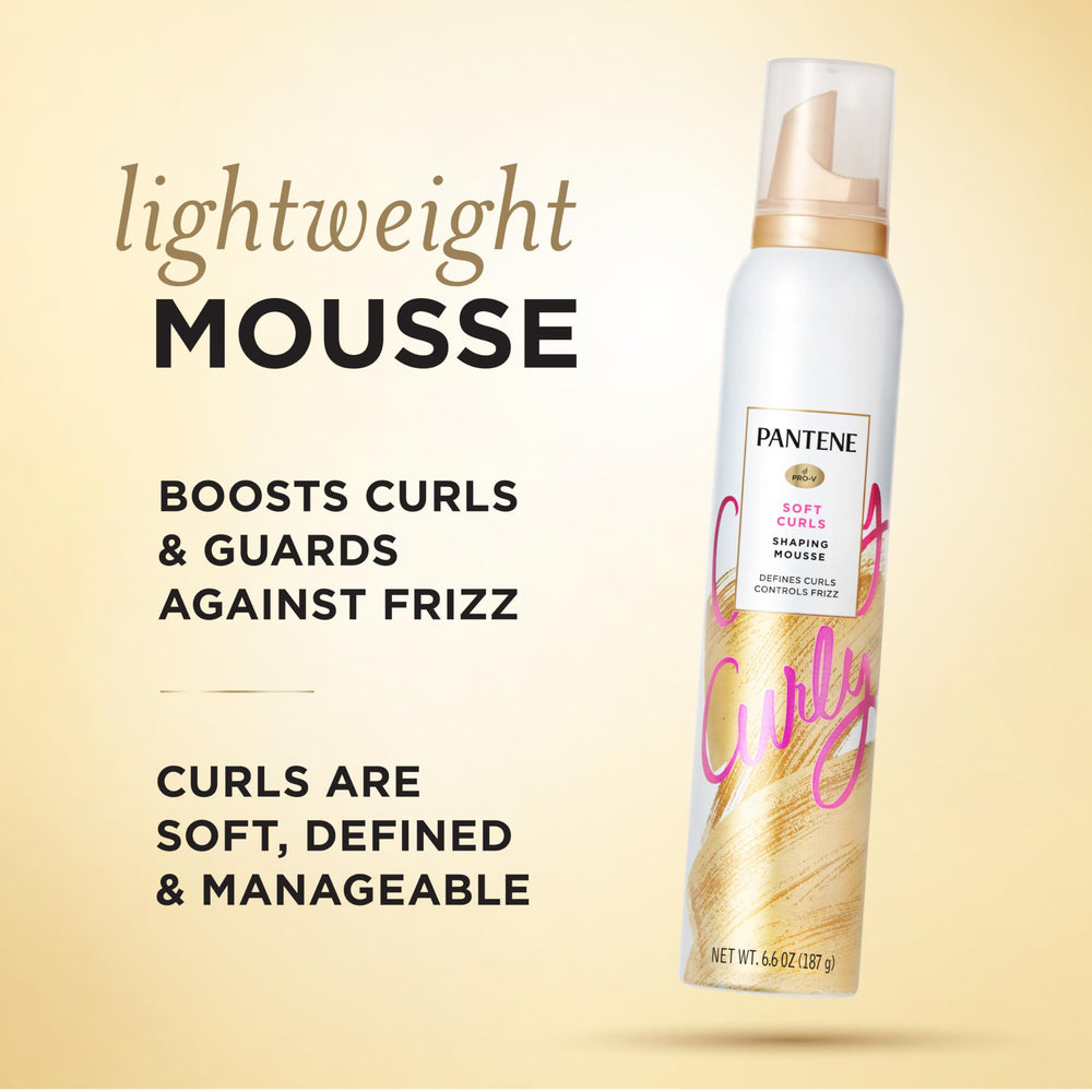 Definición suave con Pantene Curl Mousse para rizos.