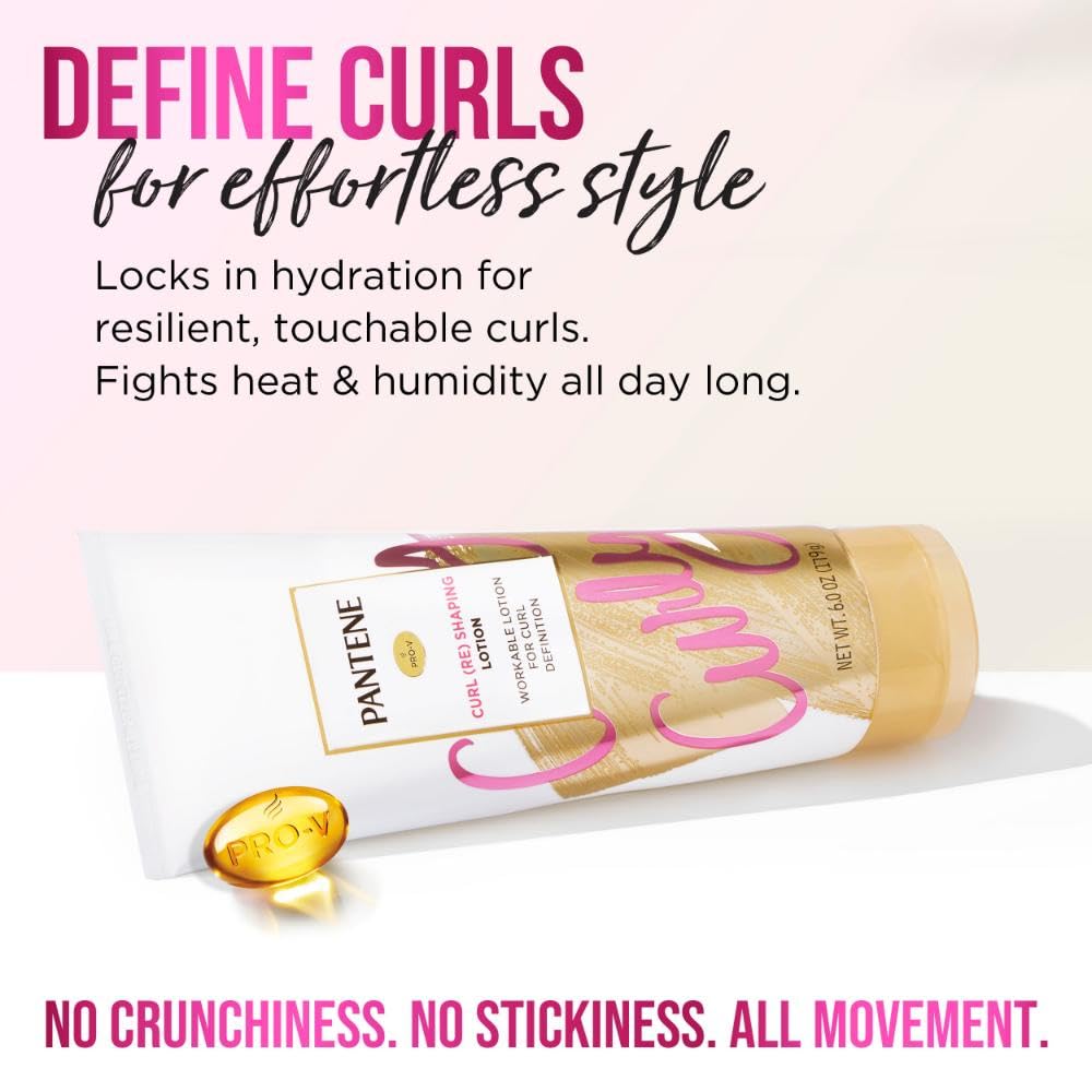 Crema para rizos aplicada en cabello húmedo hidrata sin pesadez.