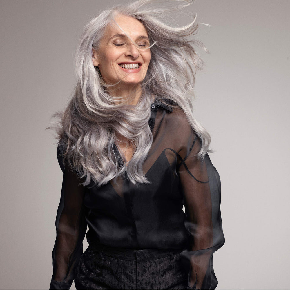Pantene Silver Expressions cabello gris, iluminación plateada para canas brillantes.