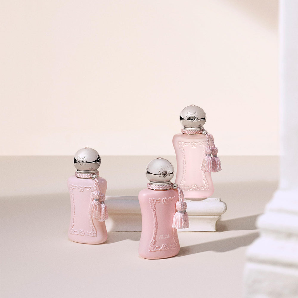 Parfums de Marly Delina Exclusif wooden cap texture conveys luxury.