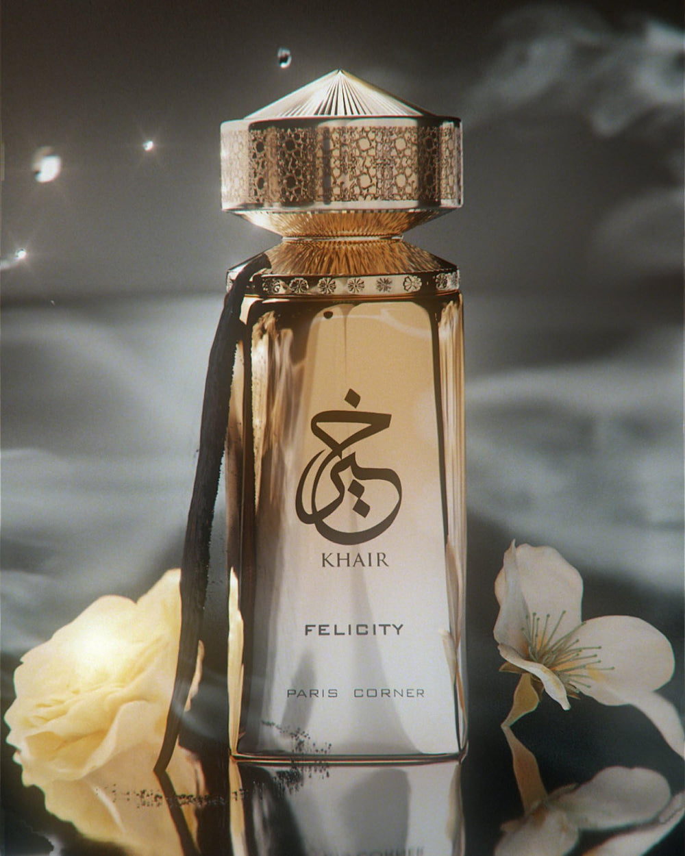 Paris Corner Khair Felicity bottle side label highlighting champagne and cassis notes