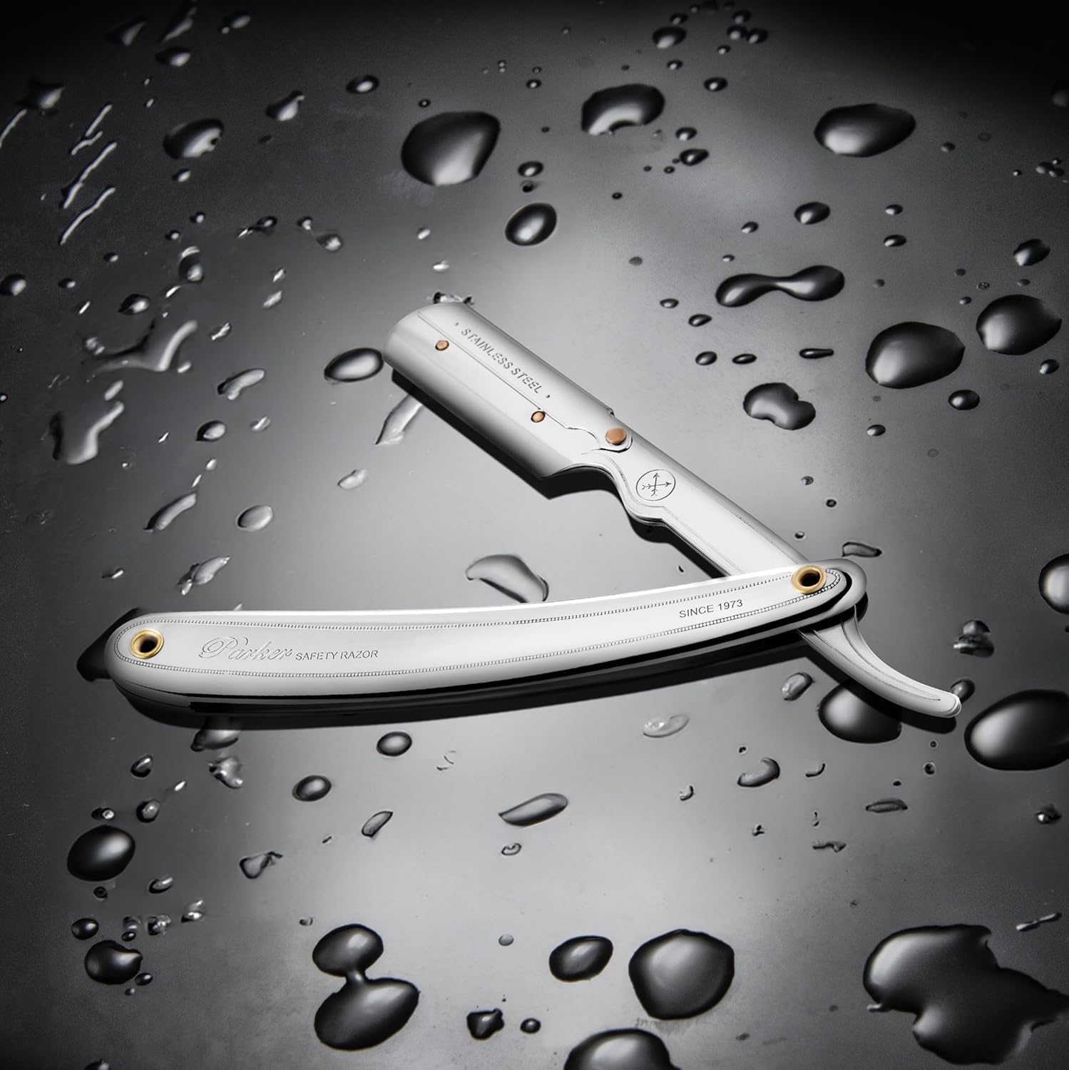 Close view of rounded blade exposure on Parker SR1.