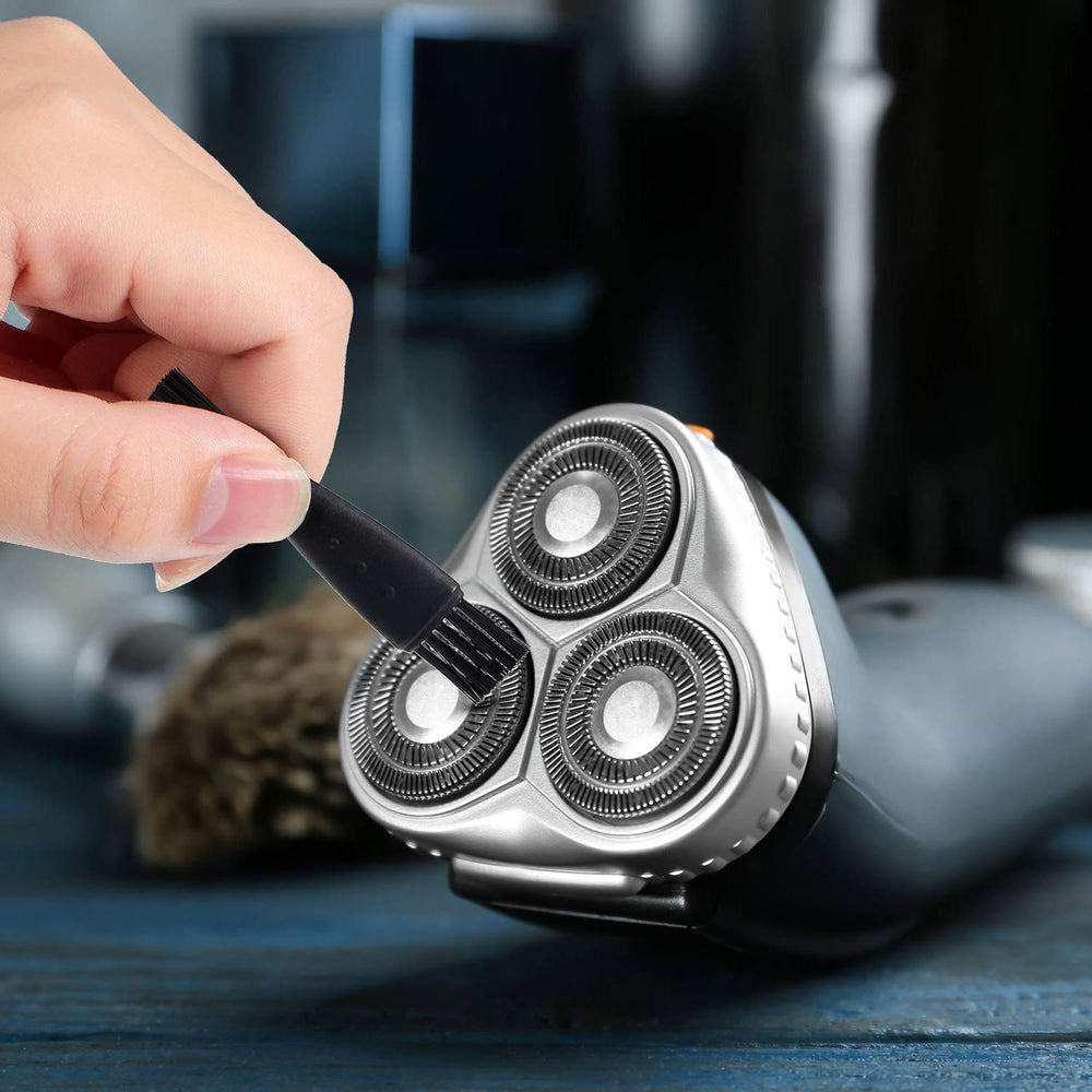 Patelai sturdy PP material shaver cleaning brush resists shedding and wear.