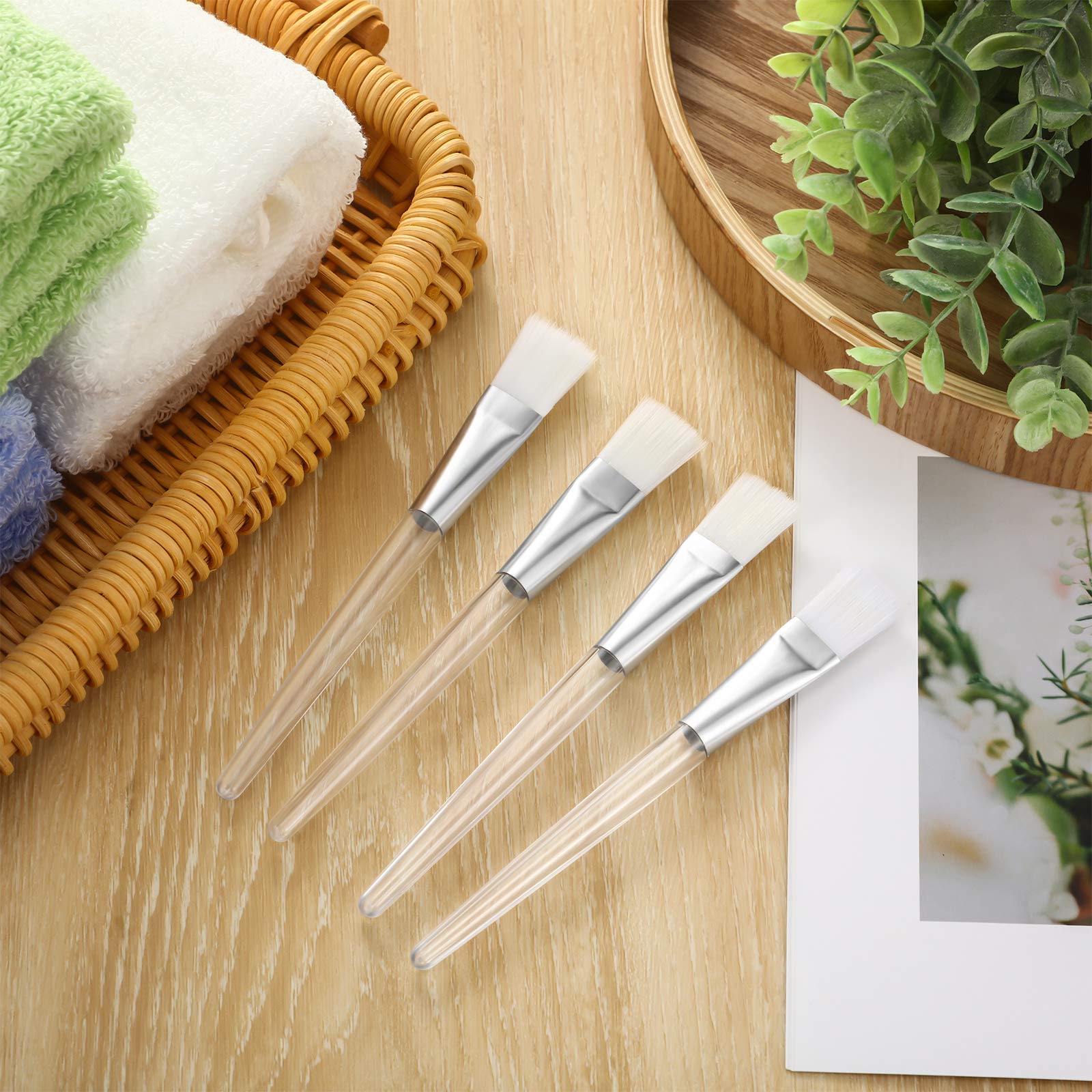 Patelai travel-friendly brush stays clean and ready for use on the go.