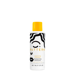 PATTERN Champú mini – frente de la botella, limpieza suave para rizos 3 y 4.