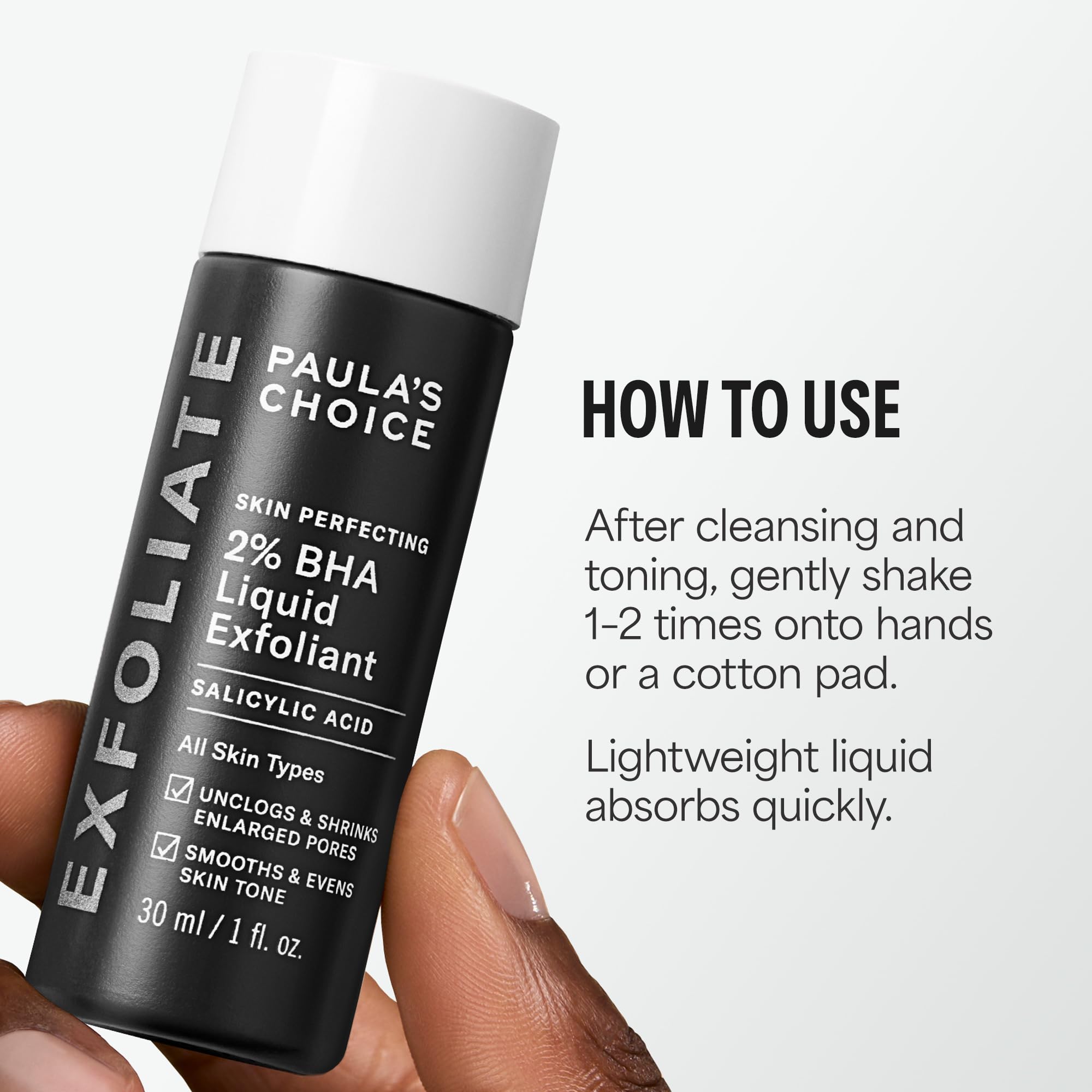 Textura líquida del exfoliante Paula's Choice 2% BHA en primer plano para piel suave