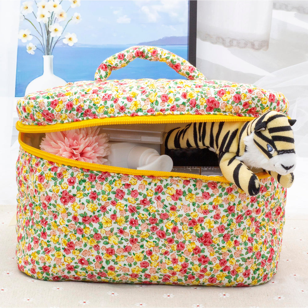 PAZIMIIK quilted bag mesh pocket stores brushes and lip products.