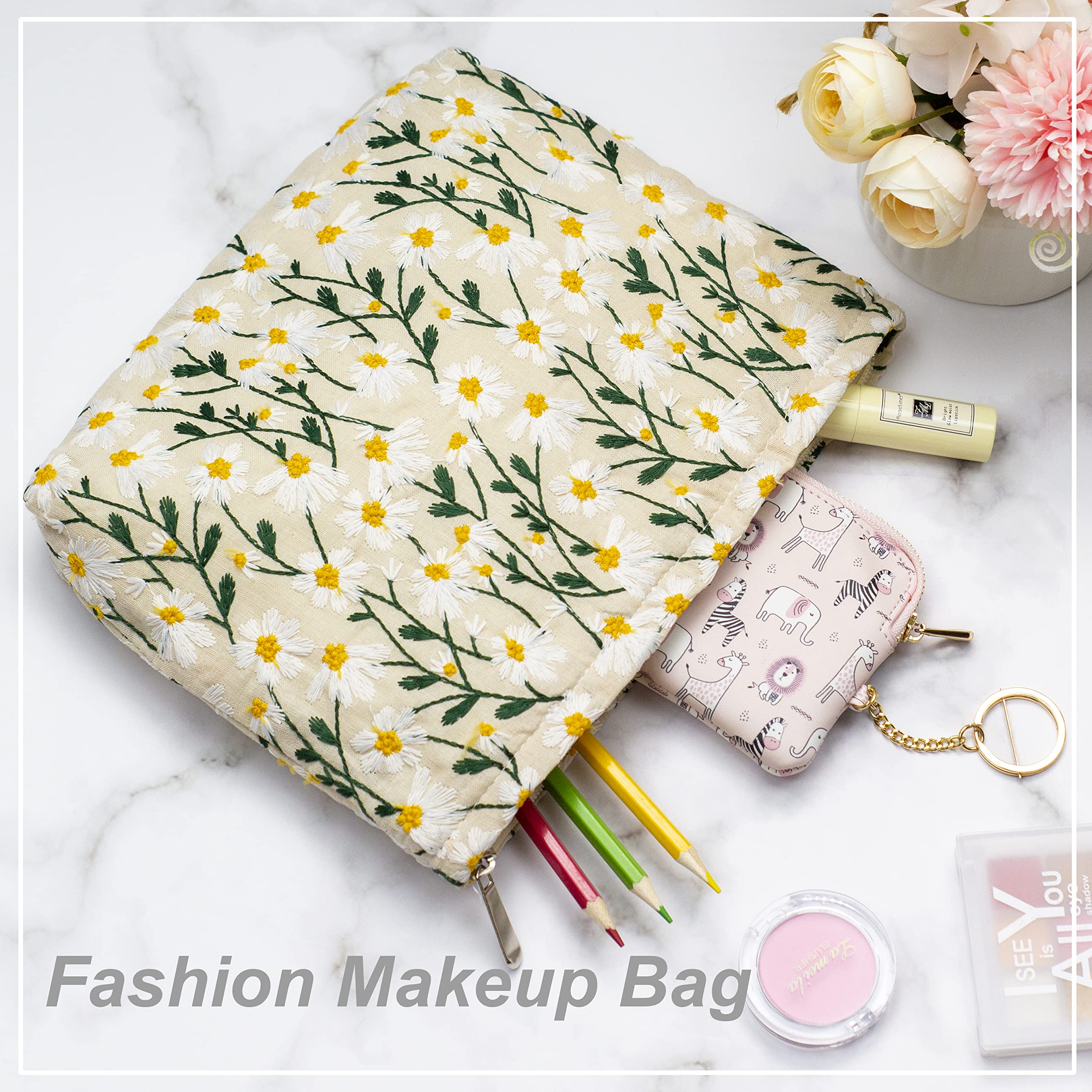 Canvas lining adds durability and easy cleaning inside the bag