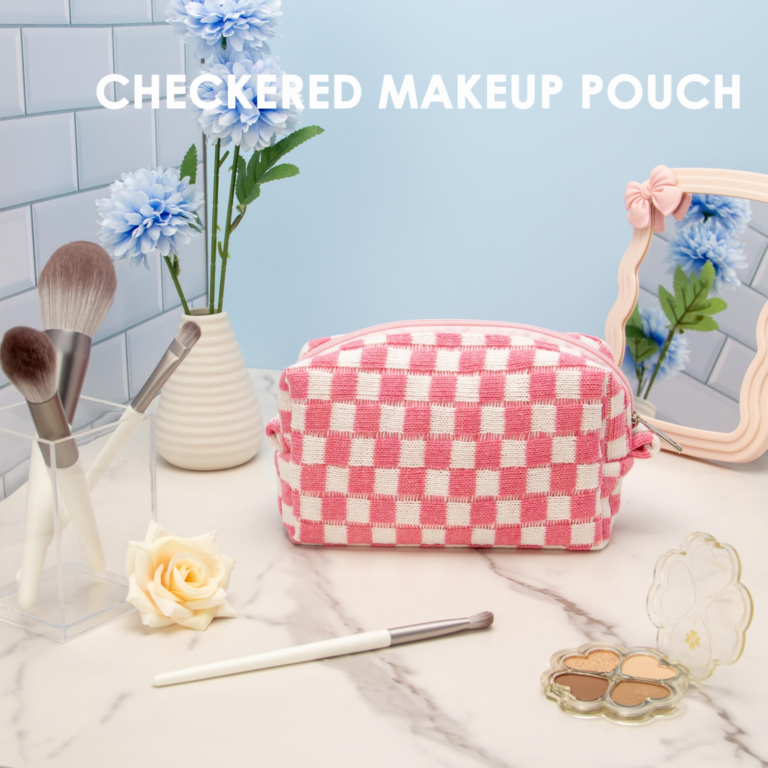 PAZIMIIK makeup pouch is lightweight for purses, backpacks, or luggage