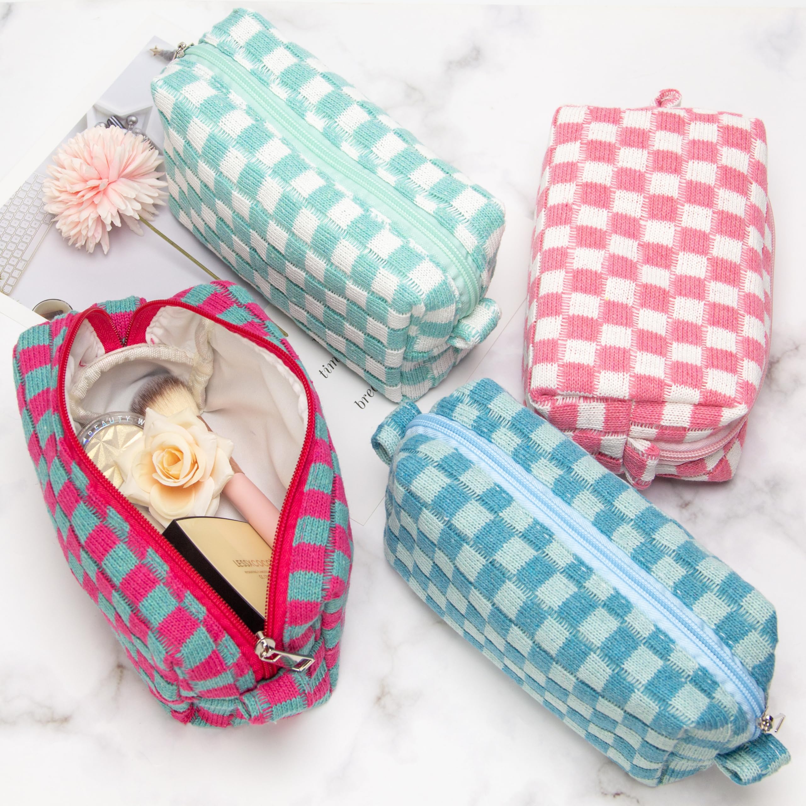 PAZIMIIK checkered bag with single compartment organizes cosmetics