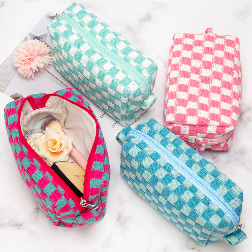 PAZIMIIK checkered bag with single compartment organizes cosmetics